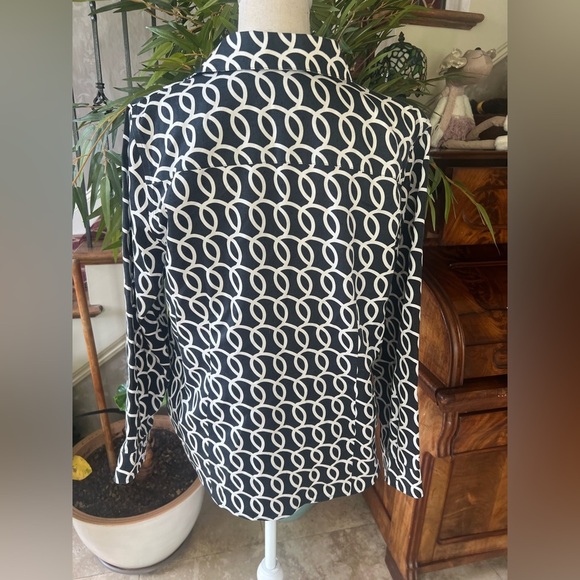 Chicos, ladies US size 8, long sleeve, black and white blouse perfect condition - Picture 10 of 12